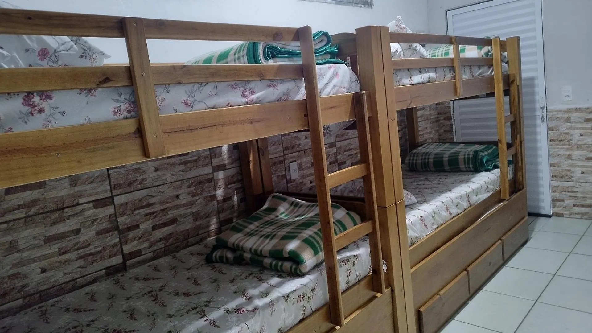 Vitoria Hostel Guarulhos